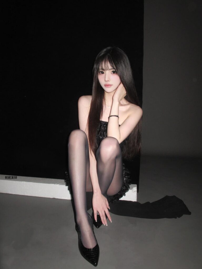 图片[4]-【美女壁纸】黑丝美女壁纸合集⼁黑丝永远的神 - 搜源站-搜源站